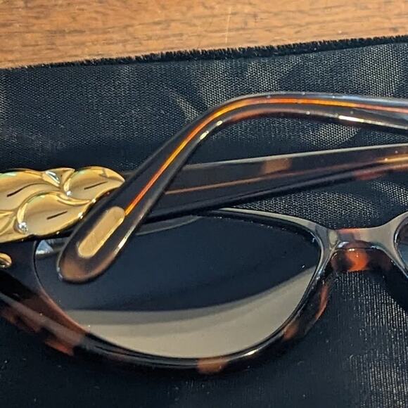Chopard Women\'s Tortoiseshell Sunglasses with Gold Accent main image 15